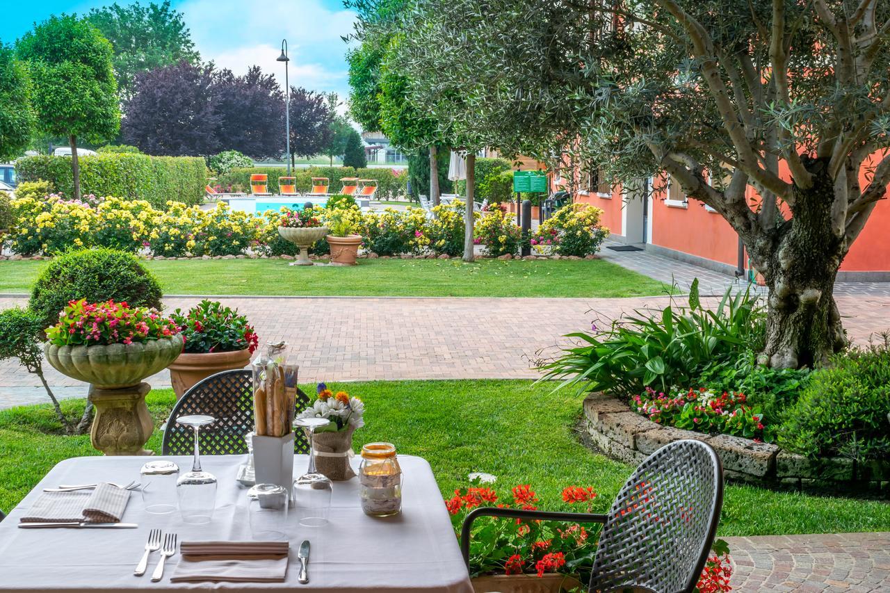 Hotel Tre Torri Medolla Екстер'єр фото